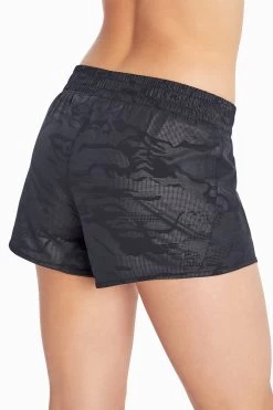 Marika Power Embossed Woven Short 30 Marika Power Embossed Woven Short -Sporty Vibe Shop KLS0474T MG09327