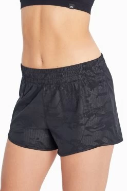 Marika Power Embossed Woven Short 29 Marika Power Embossed Woven Short -Sporty Vibe Shop KLS0474T MG09328