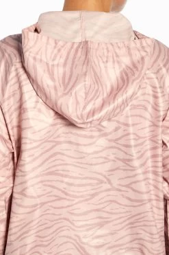 Marika Lora 1/4 Zip Windbreaker Jacket 12 Marika Lora 1/4 Zip Windbreaker Jacket -Sporty Vibe Shop MLJ0734A 2XU.54339